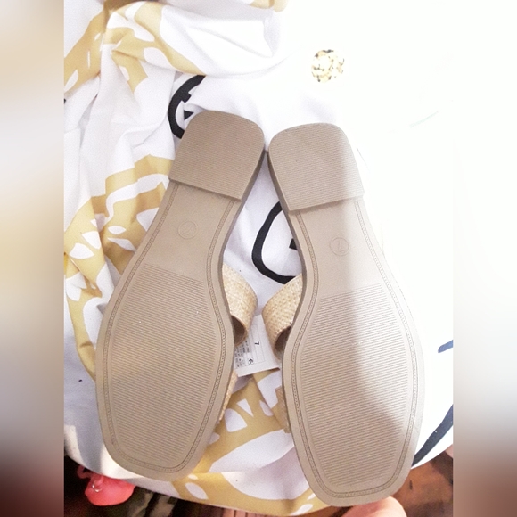 Brand New Women's Sandals - Picture 2 of 2